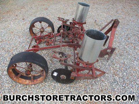 seed corn planter International Model 251, 3 Point Hitch Corn