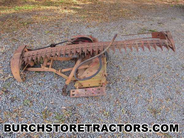 International Model 1000 Balanced Head Sickle Bar Mower with Hydraulic Piston