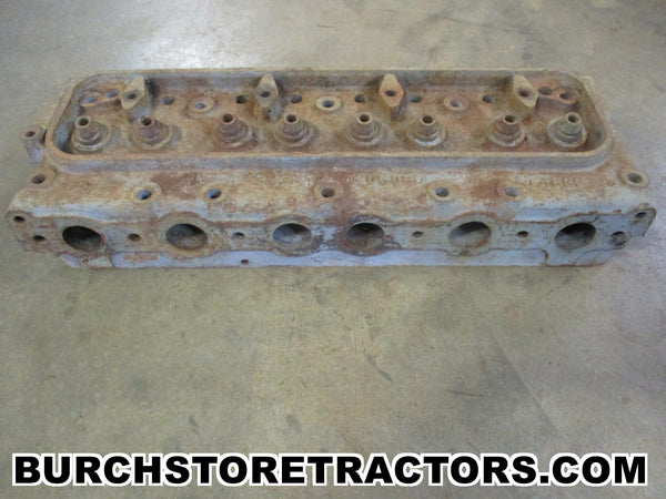 Ford 2000 series tractor engine head