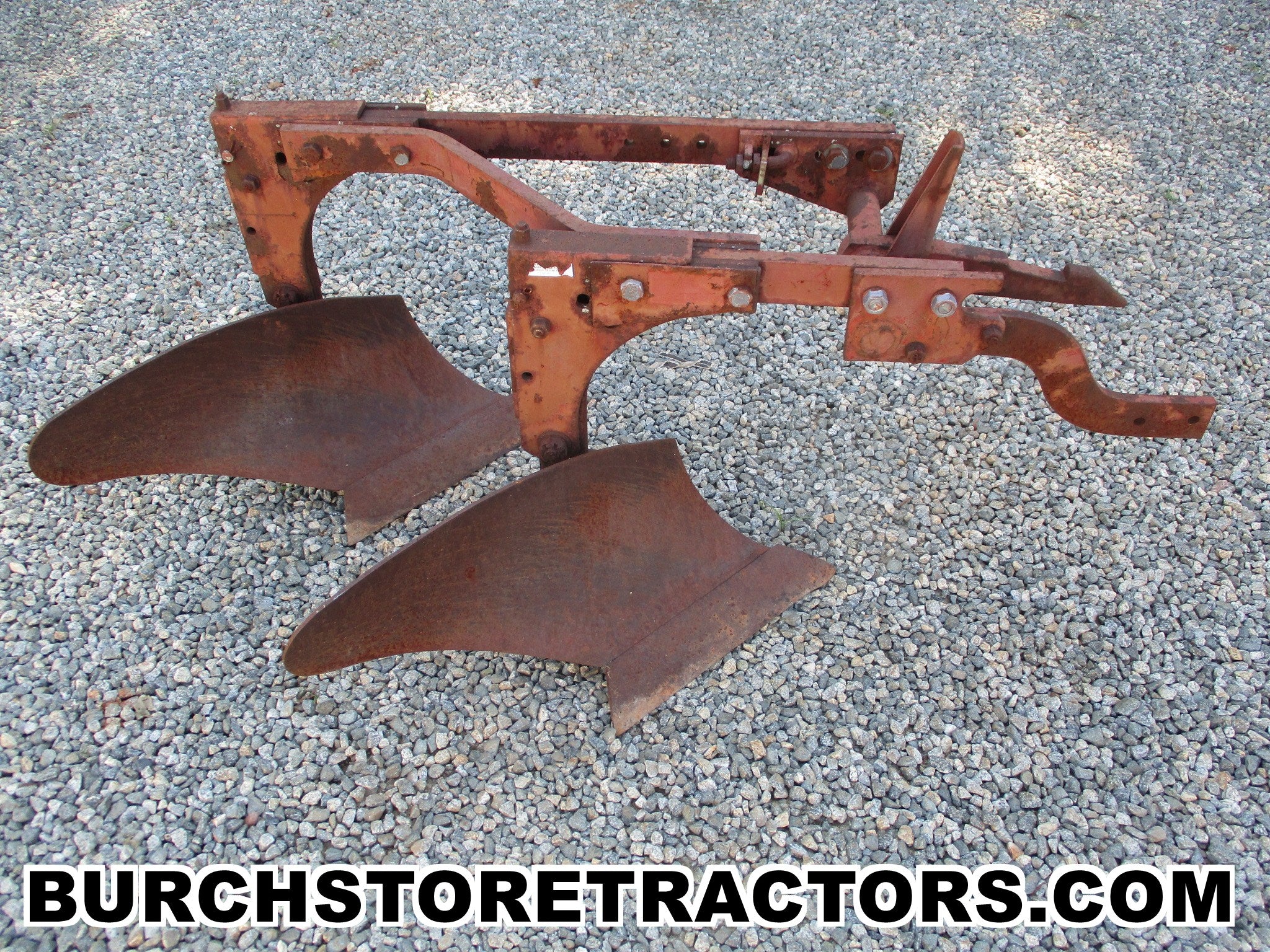 1 Point Fast Hitch 2 Bottom Moldboard Plow for IH Farmall 140, 130, Super A, 100 Tractors
