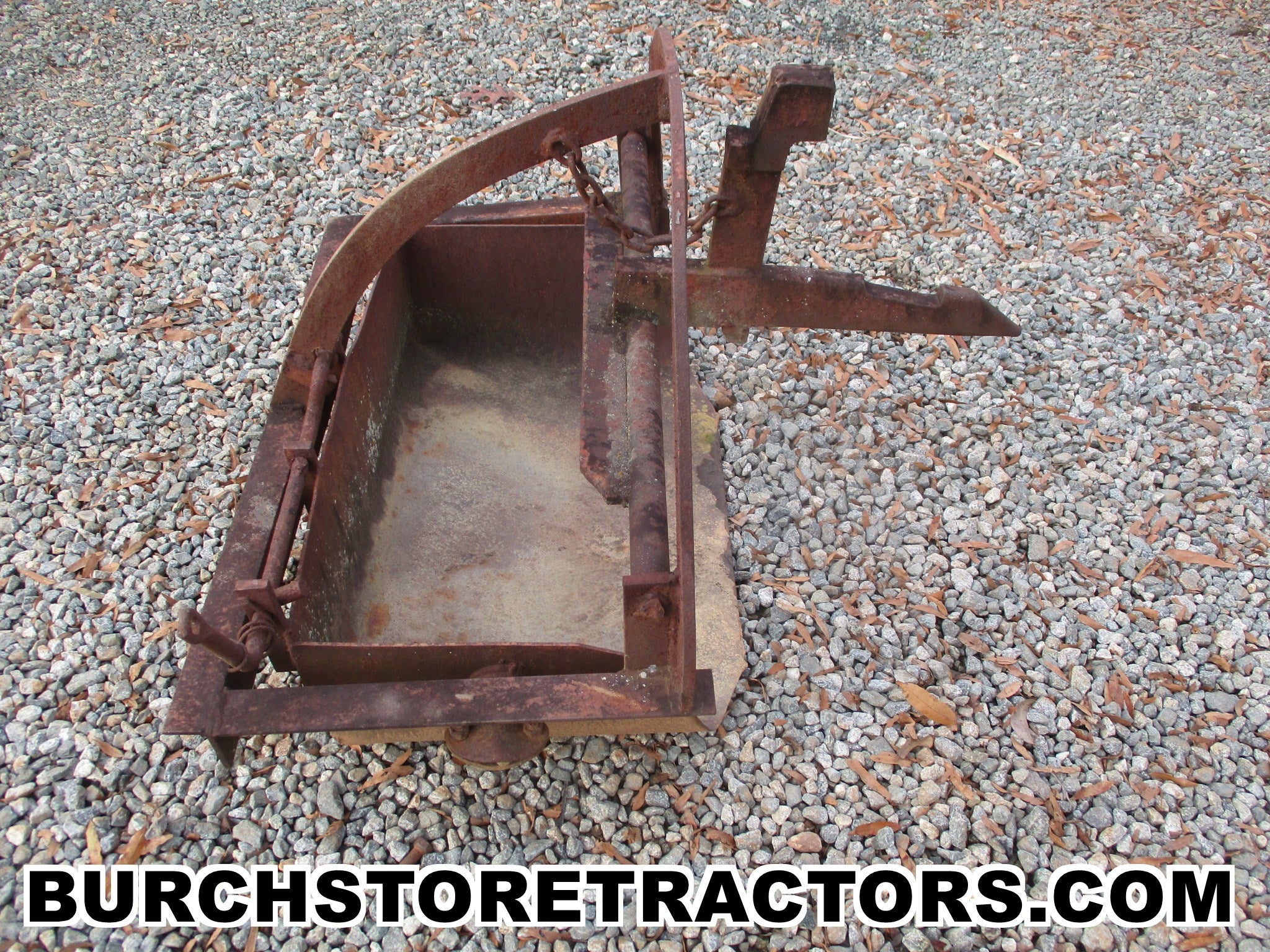 1 Point Fast Hitch Scoop Pan for IH Farmall 140, 130, Super A, 100 Tractors