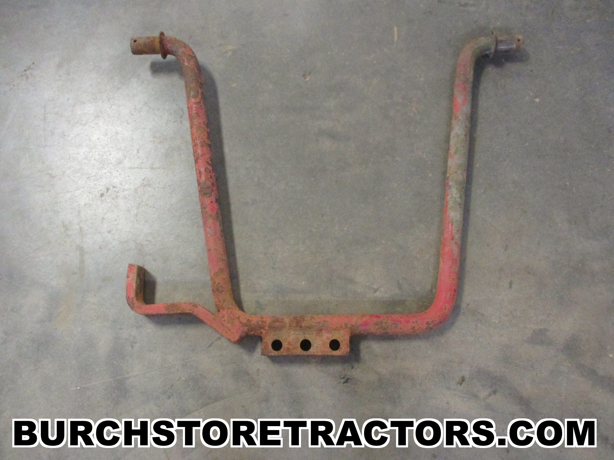 1 Point Fast Hitch Bail for Late Model Farmall Cub Tractors, 522693R91
