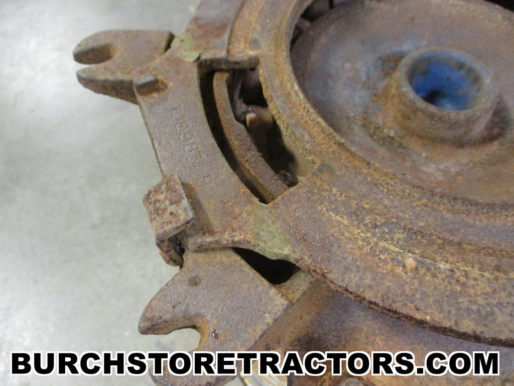 ford 309 planter seed knocker Half Bushel Planter