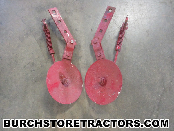 international 184 planter covering disk
