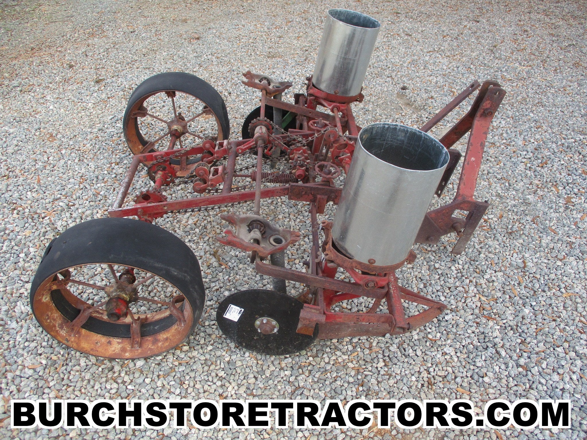 3pt seed planter International Model 251, 3 Point Hitch Corn