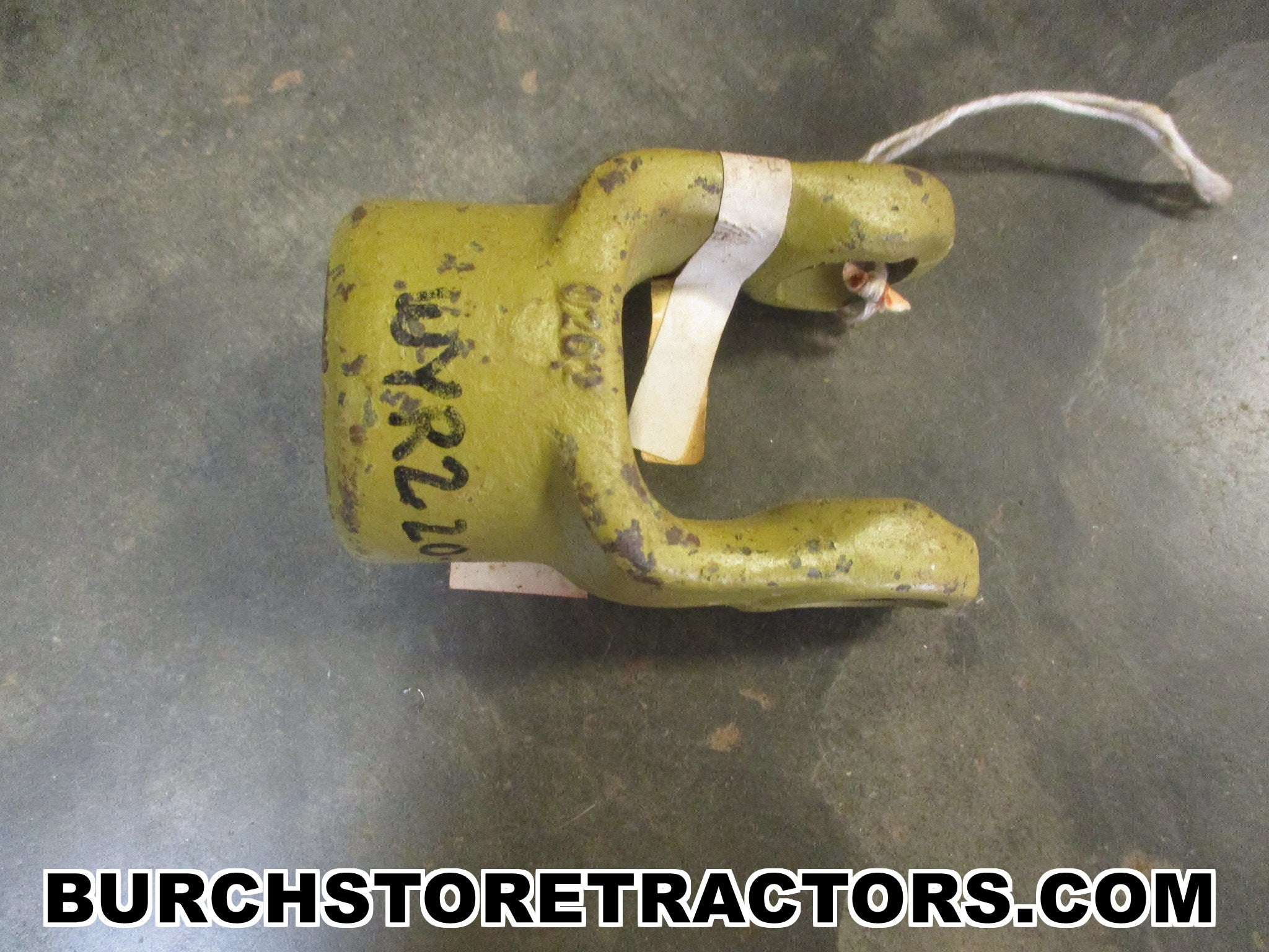 朔刄 New Old Stock PTO Shaft Implement Yoke, 1 Inch Round Bore, 800