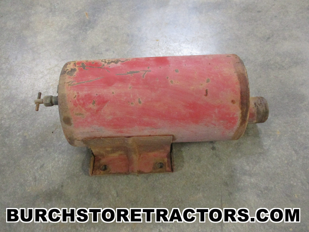 https://burchstoretractors.com/cdn/shop/products/farmallhtractordistillatestarterfueltank_1024x1024.jpg?v=1636842038