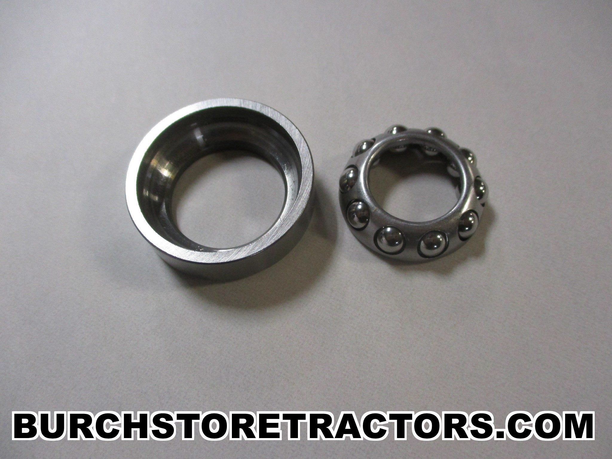 New Steering Box Bearing for IH 274, 284 Tractors, FREE SHIPPING
